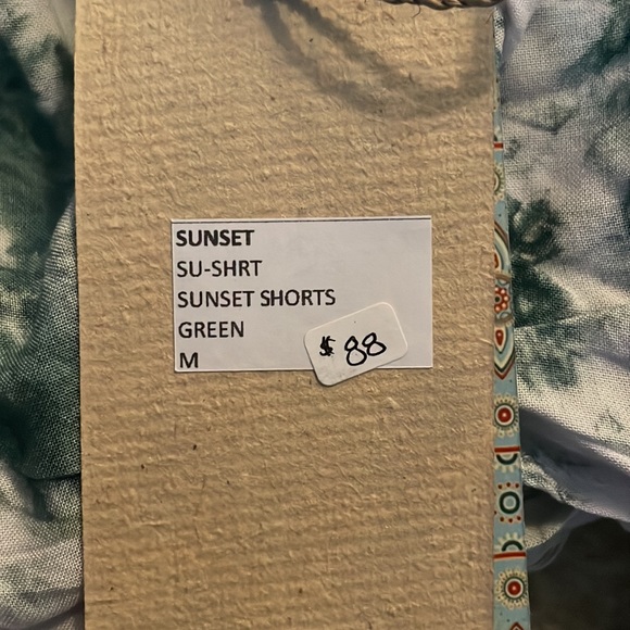 Summer shorts Size Medium - Picture 6 of 7